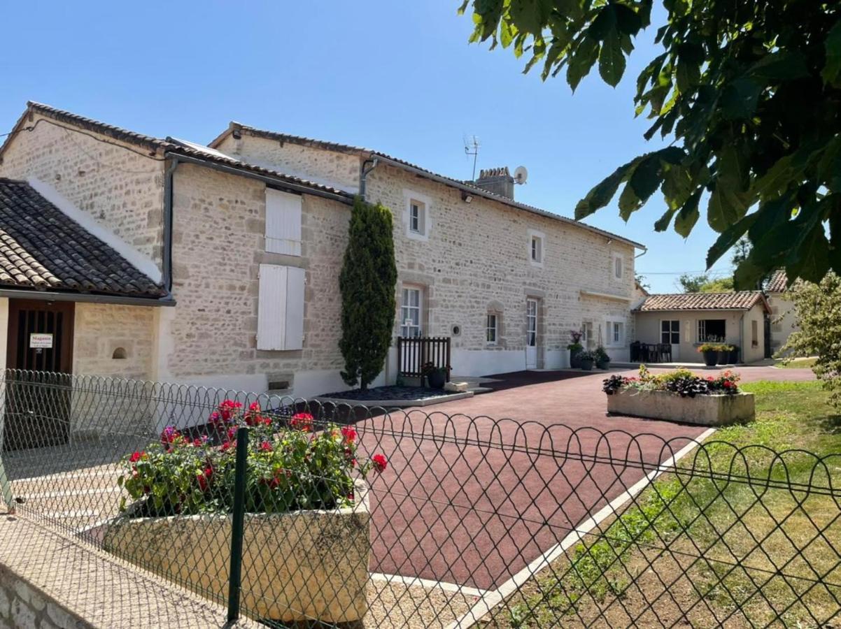 Chambres D'Hotes Du Puy D'Anche Sauzé-Vaussais Exteriér fotografie
